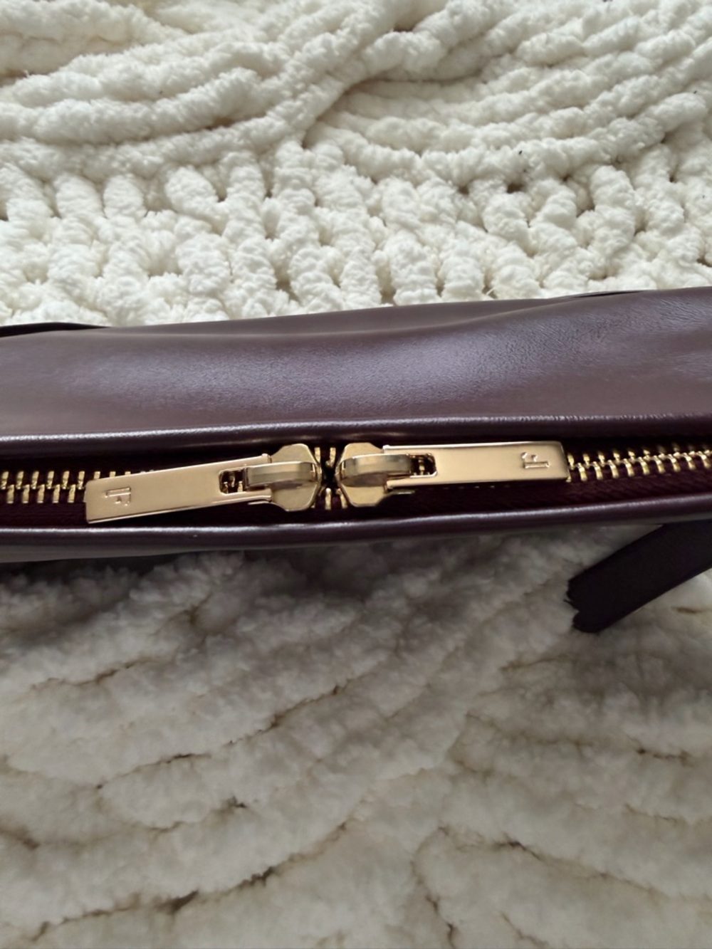 Flattered Irma Shoulder Bag Leather Burgundy - Picture 14 of 14